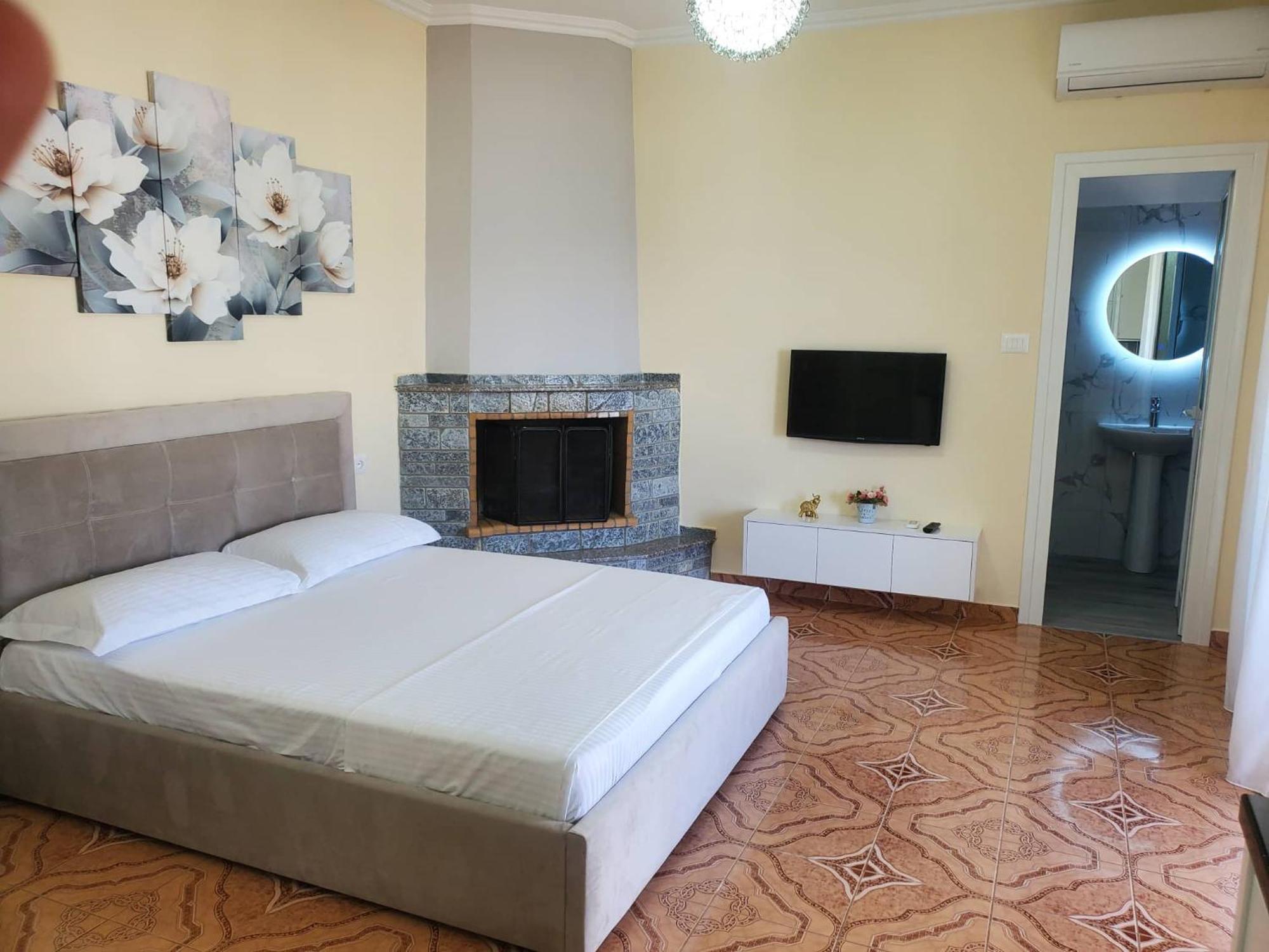 Guest House Sandri Sarandë Esterno foto