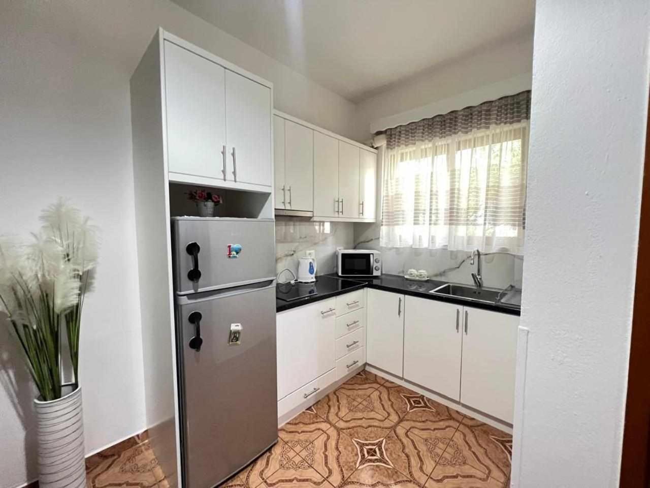 Guest House Sandri Sarandë Esterno foto