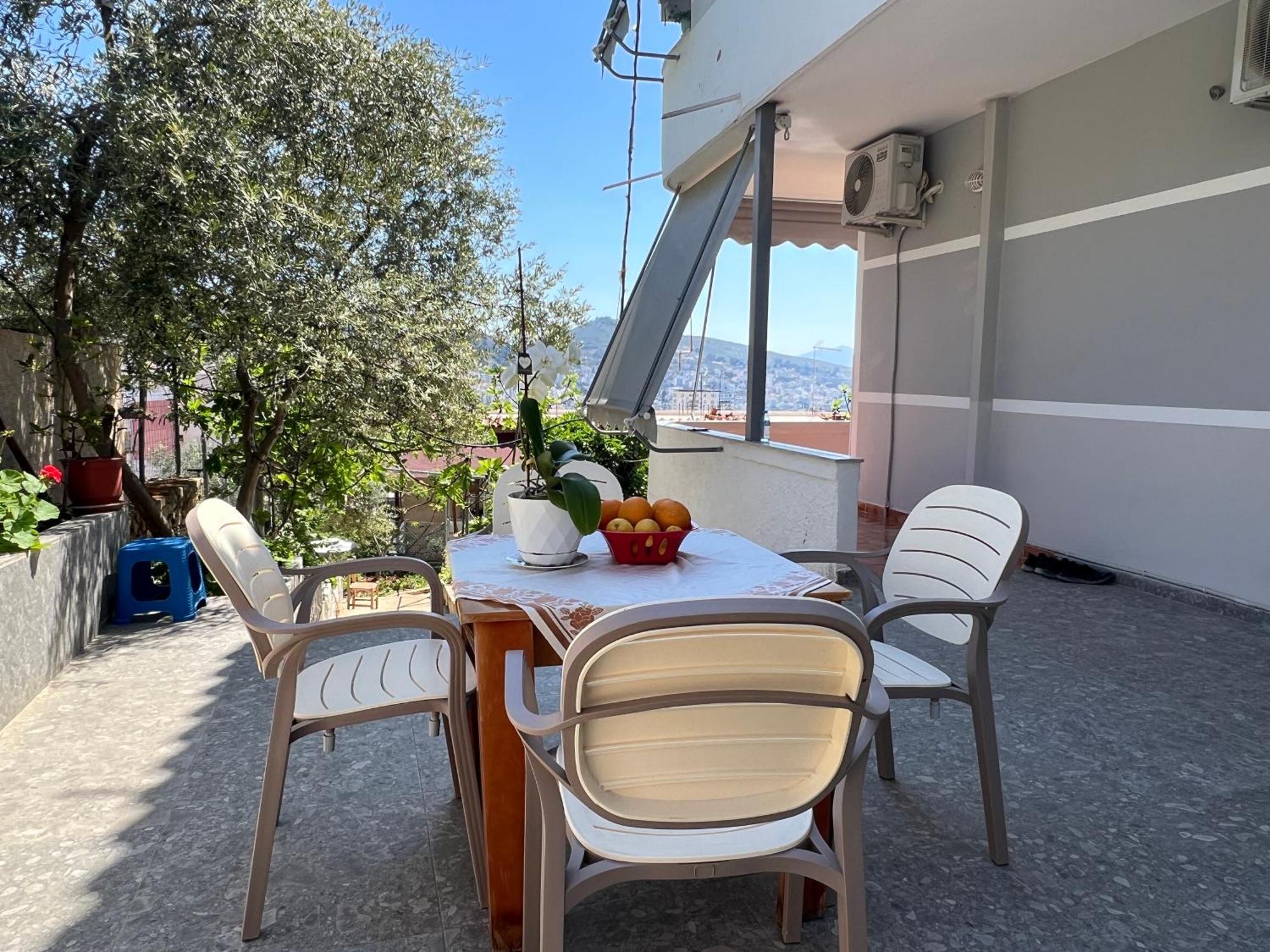 Guest House Sandri Sarandë Esterno foto