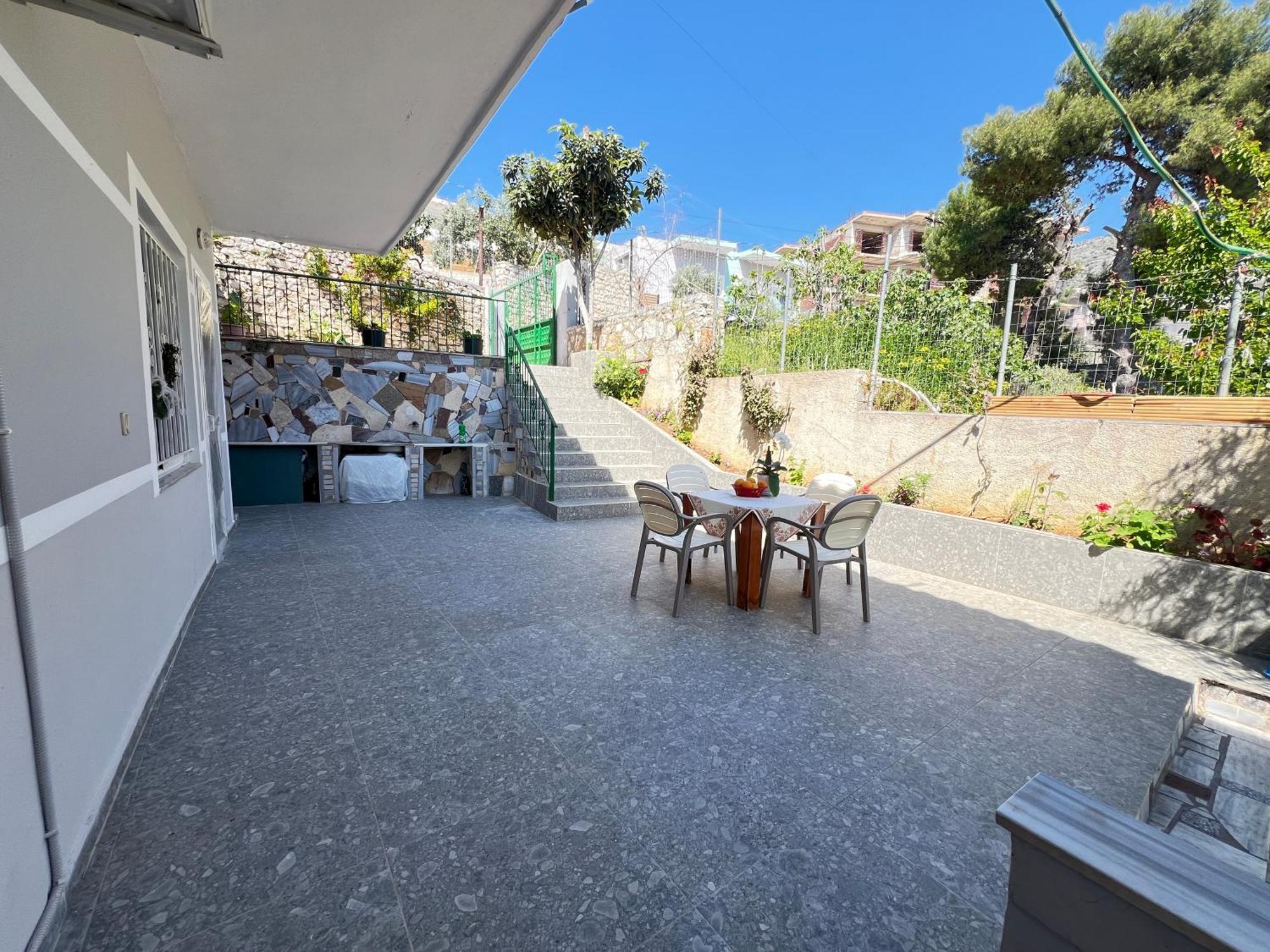 Guest House Sandri Sarandë Esterno foto